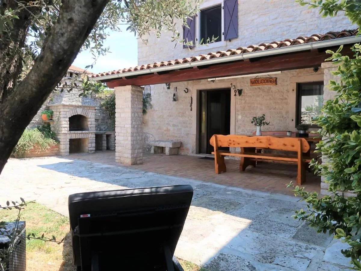 Holiday Home Lara - Lbn362 By Interhome Barban